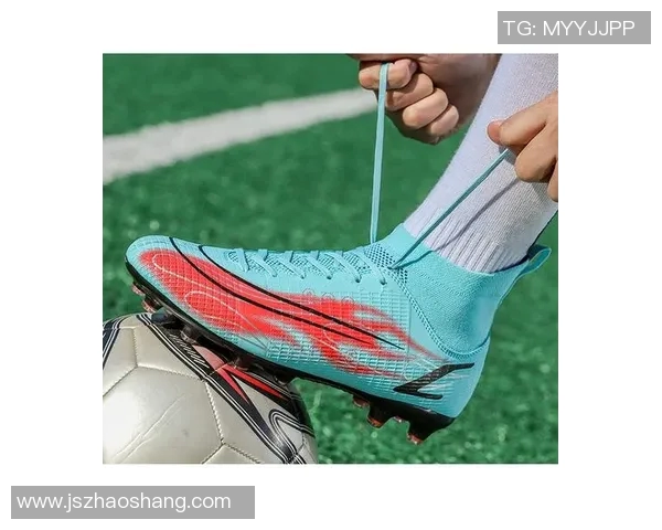 喜爱使用碎钉足球鞋的球星们如何在赛场上展现独特魅力和技术优势