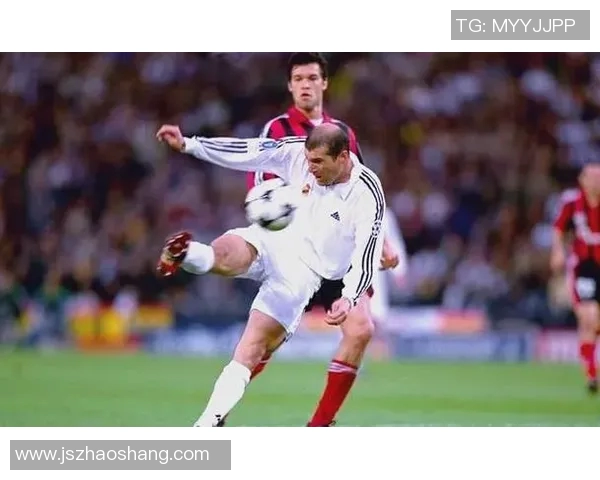 足球历史十位最伟大球星盘点他们的传奇成就与影响力