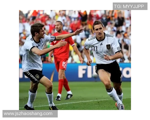 克洛泽:德国足球传奇射手的辉煌历程与世界足坛影响力 克洛泽:德国足球传奇射手的辉煌历程与世界足坛影响力